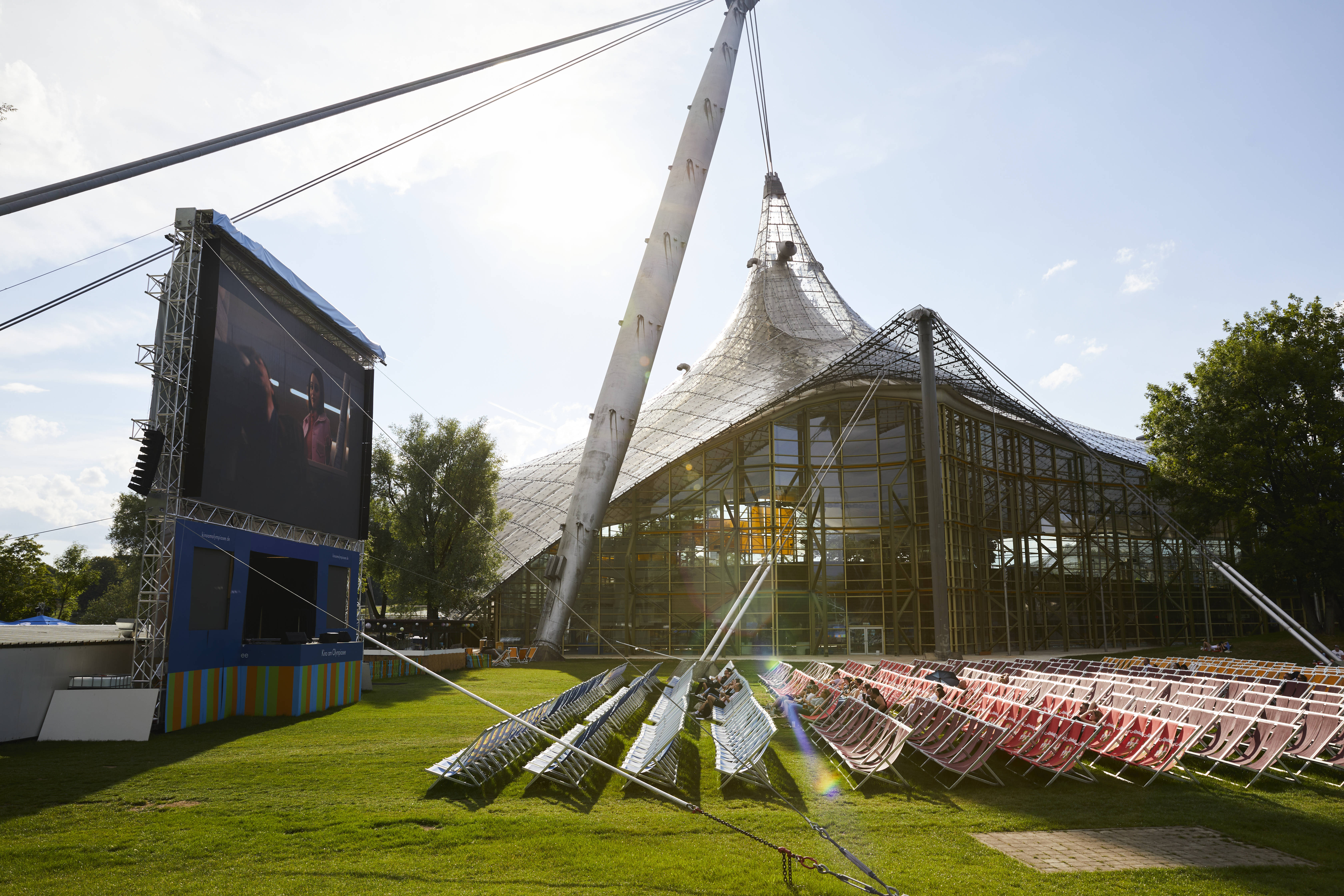 Einzigartige LED-Wand-Konstruktion für das Münchener Kino am Olympiasee